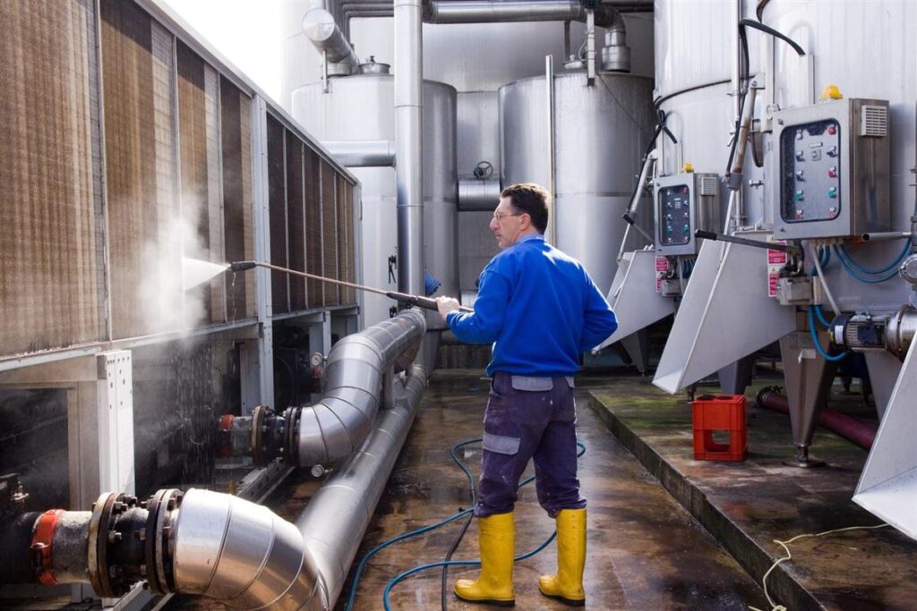 Industrial pressure washing services